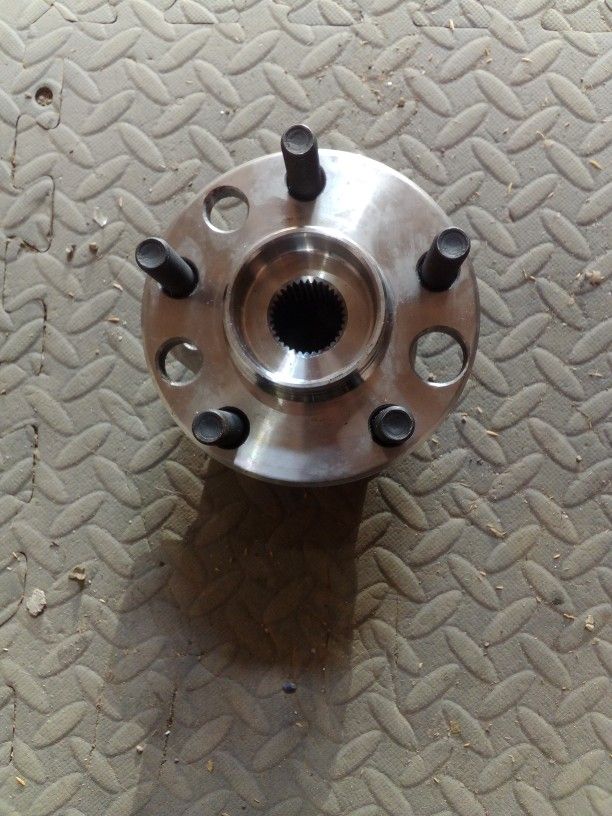 Front Wheel Hub W/ Bearing