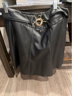 🖤 Faldas Zara de Piel Sintética – Talla Mediana (M) 🖤