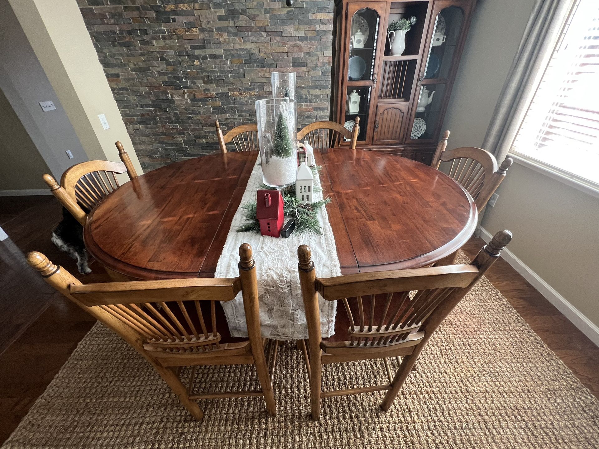Dining Table and 6 Chairs