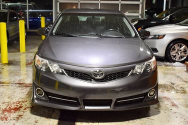 2014 Toyota Camry SE 4dr Sedan