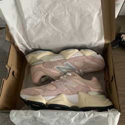 New Balance 9060 Pink Size 5 1/2