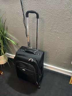Spinner Suitcase 22 Inch