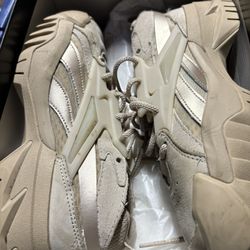 Reebok Size 6.5 