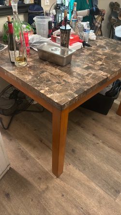 Free marble table