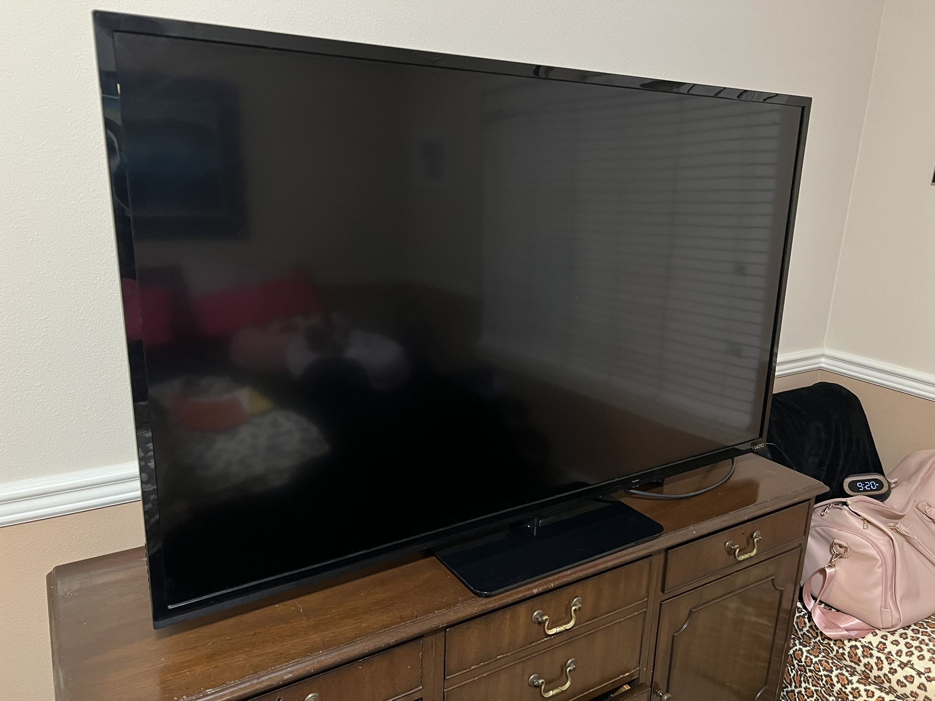 VISIO 58” High Definition 1080P Hi Def Flatscreen TV
