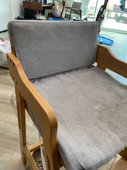 High chair adjustable