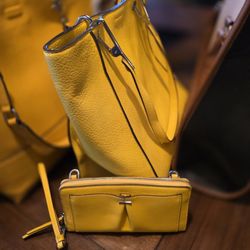 Selling Calvin Klein Set $70