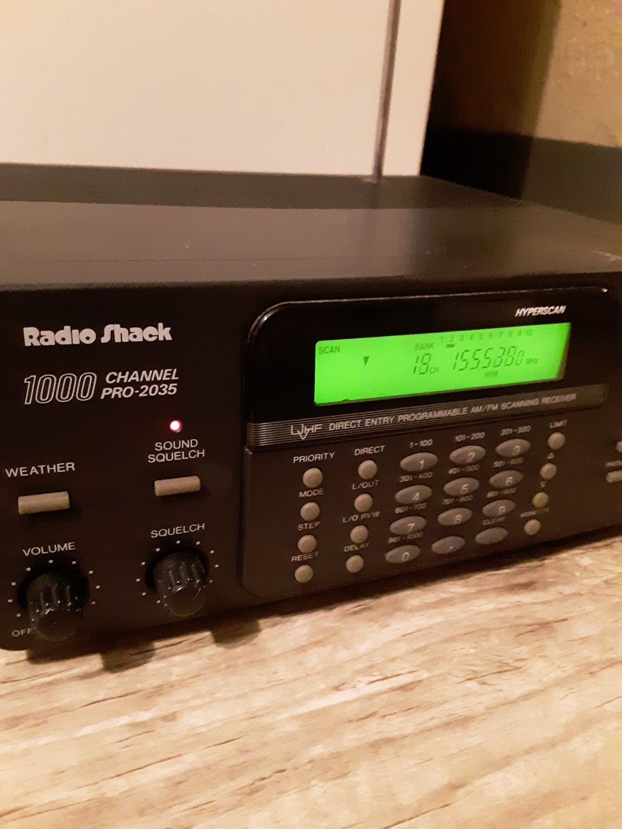 Radio Shack Pro-2035 1,000 Channel Programmable Home Scanner