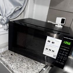 Barely Used Microwave Like New 