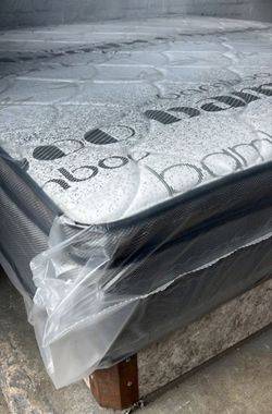 Queen Size Mattress Pillow Top With Box Springs