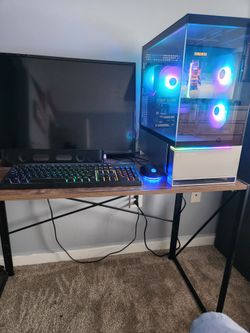 Gaming PC with 32" monitor