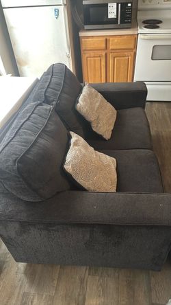 Couch set with 4 Pillows