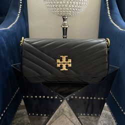 Tory Burch Purse !!!  -  AVAILABLE 