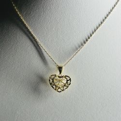 18k gold diacut heart pendant