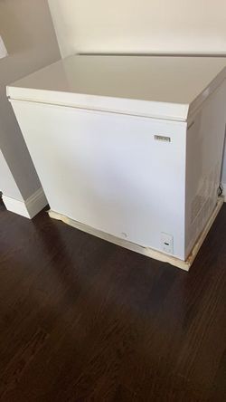 Clean 7.1 cu ft Idylis Chest Freezer - Cold & Ready to Go