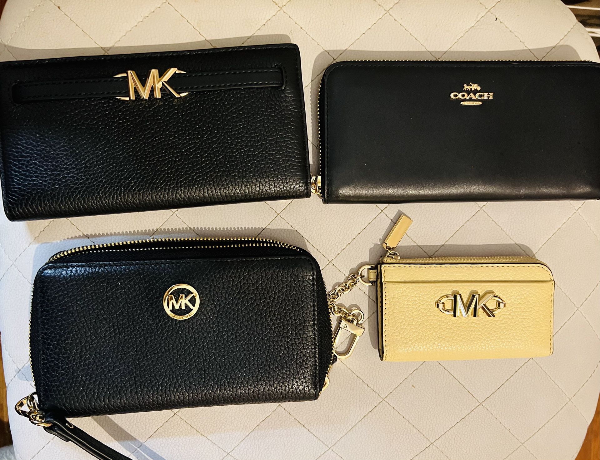 Micheal Kors And Coach Wallets 