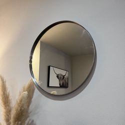 Round Mirror