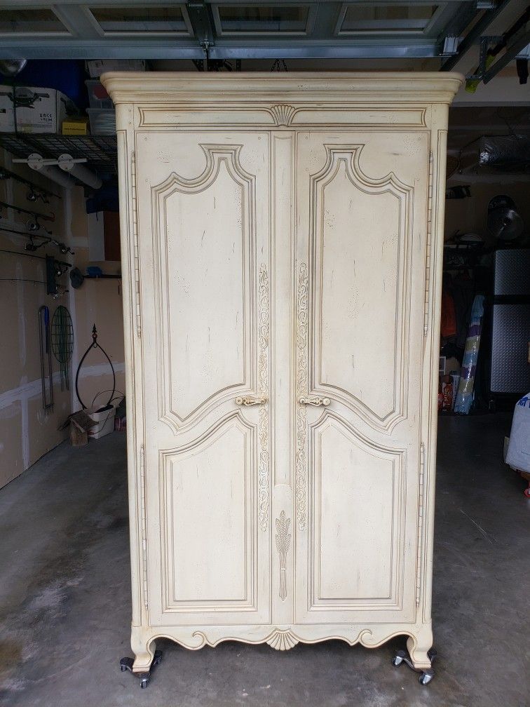 Drexel Heritage Entertainment TV Cabinet