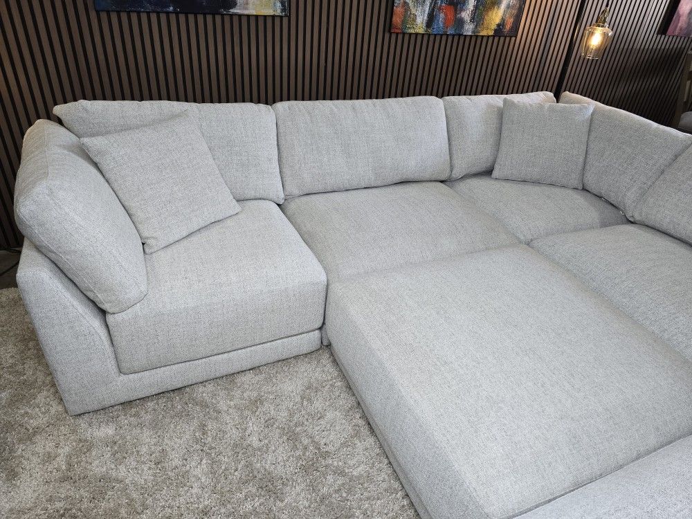 Dayna by Aiden & Ivy 7 Piece Fabric Modular Sectional Light Gray