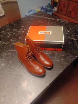 ALDO Deli Brown Ankle Boots – Size 8 