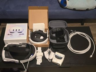 Meta Quest 3 128GB + Accessories