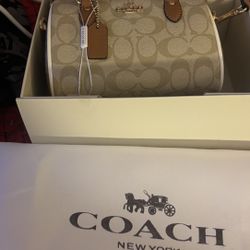Coach Bag Comes With Box