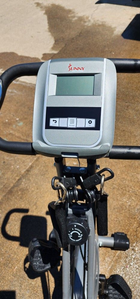 Sunny Health & Fitness Excersize Bike