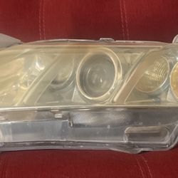 2010 Toyota Camry Headlights