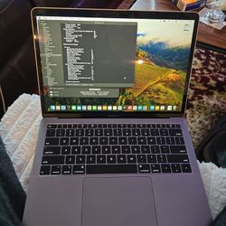 Gently Used 13" MacBook Air 2019 1.8 IntelCore I5