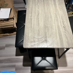 Table bench and chairs