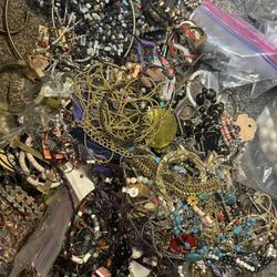 Jewlrey Makers Spring Cleaning Large Lot