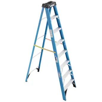 WERNER FIBERGLASS STEP LADDER......8 FT....NEW 