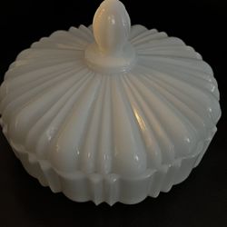 Milk glass Bowl