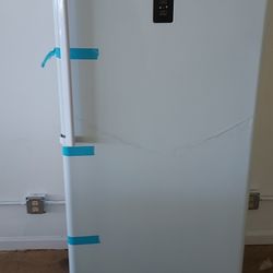 14 Cf Vitara Upright Freezer