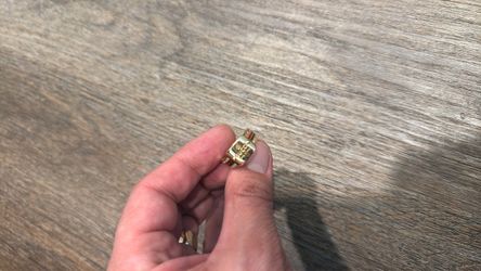 Gucci Gold-Tone Band Ring