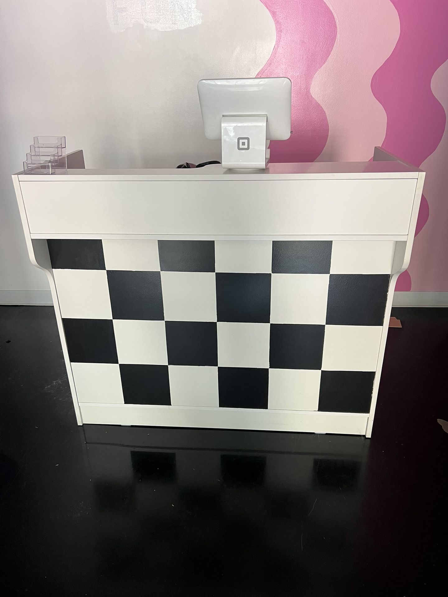 Cash Wrap White With Checker Front