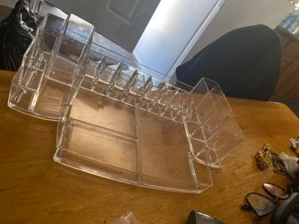 Makeup holder