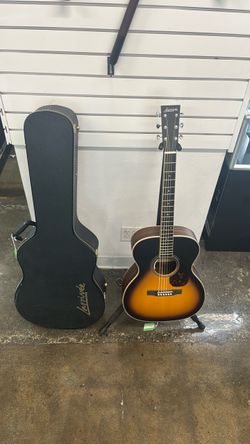 Larrivée Acoustic Guitar with Hard Case
