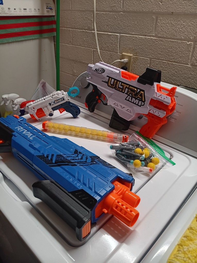 3 Nerf Guns In Toys In Toy Guns Comes With Bullets In Great Condition