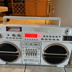 Lasonic i931 Retro Boombox iPod AM/FM Radio USB SD Card Reader Ghetto Blasters