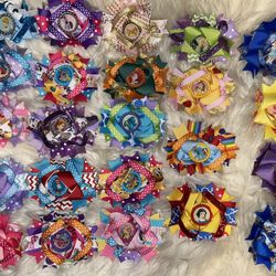 Character Bow clips