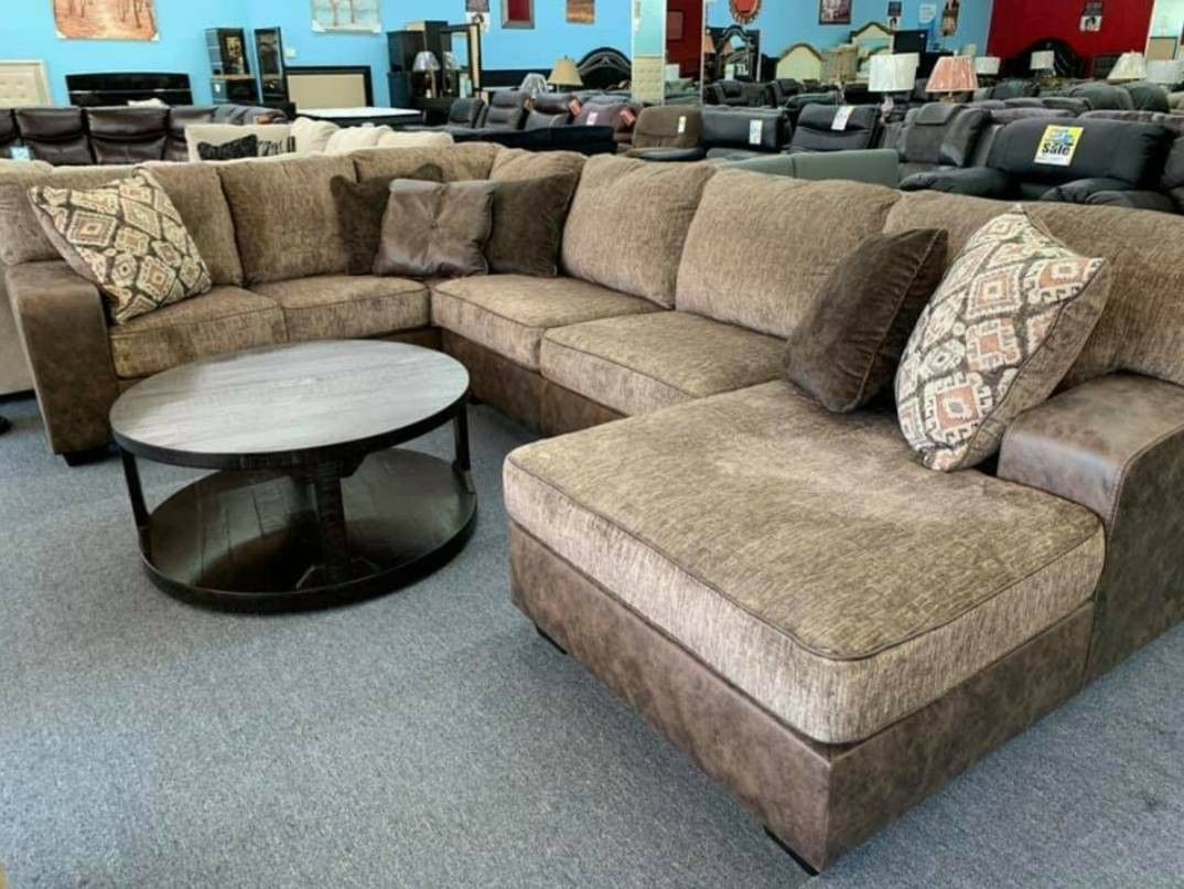🛋️Abalone Chocolate Oversized Sectional 🛋️Brand New Ashley Couch