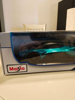 Maisto 2021 Aston Martin Valkyrie Brand New Blue Model Car Special Edition