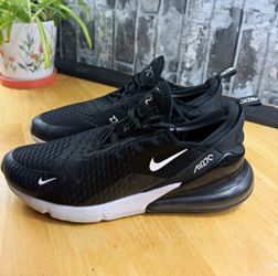Nike Air Max 270 Men's Black/White Low Top Lace-Up Running Sneaker 11.5
