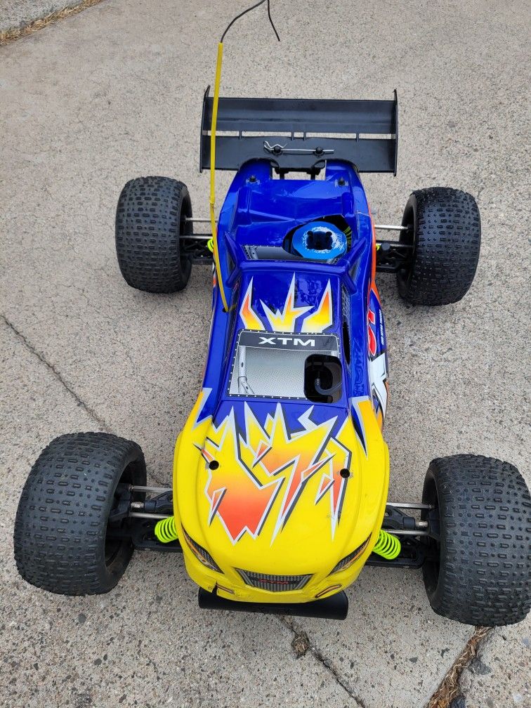 XTM NITRO CAR AND COTROL REMOTE No Battery Stare