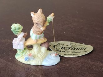 Vintage 1976 Enesco "At Work And Play" Storybook Fishing Mouse Figurine (E-8713)