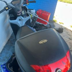 150 Cc Gas Scooter 1700