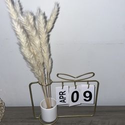 Desk Calendar with Vase