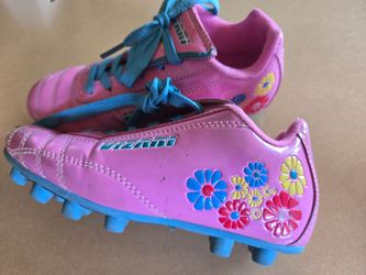 Vizari Girls Soccer Cleats. Sz 12.5C. Great Condition.