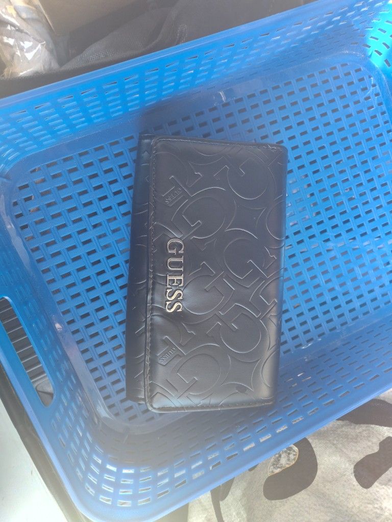 Guess Wallet
